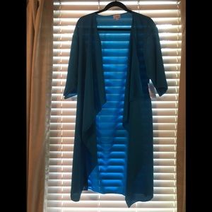 Beautiful blue LulaRoe Shirley